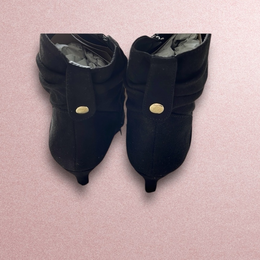 Comfortview Kourt Faux Suede Bootie - Size 9w. New in box! - Picture 2 of 6